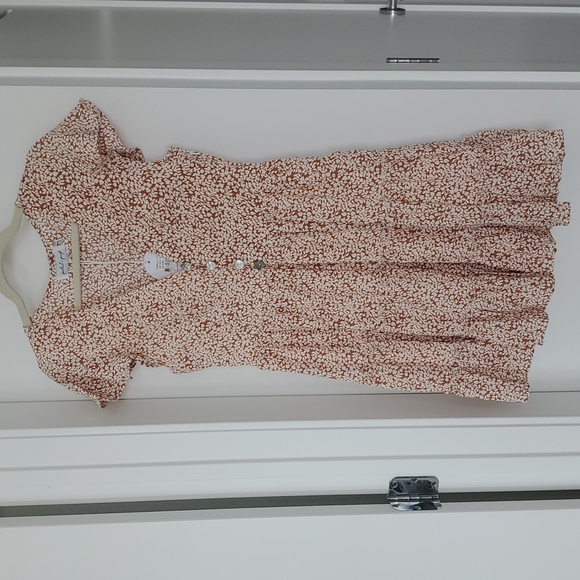 Petal and Pup Floral Dress Size 6 but fits like a Size 4 - Picture 4 of 14